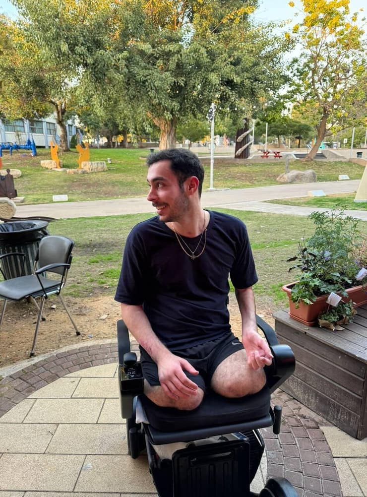 רועי יערן, פצוע מחטיבת הנח״ל.