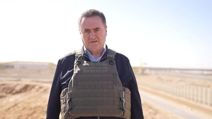 כ"ץ בציר פילדלפי, היום (צילום: אלעד מלכה, תקשורת שר הביטחון) שר הביטחון ישראל כ"ץ בביקור בציר פילדלפי בעזה