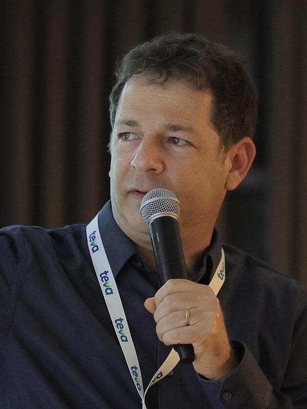 ד"ר ערן הררי, סמנכ"ל מחקר ופיתוח בחברת טבע (צילום: עוז שכטר) ד"ר ערן הררי, סמנכ"ל מחקר ופיתוח בחברת טבע