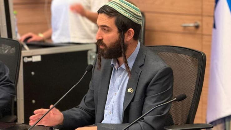 ״אין לו טיפת הבנה בביטחון, ולא רגש״: על ח״כ צבי סוכות חבר הכנסת צבי סוכות הצעת חוק