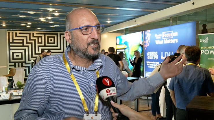 פרופ' יהודה קמרי (ליאור שרון) פרופ' יהודה קמרי