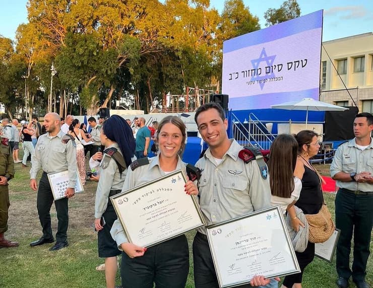 רס"ן הוד שרייבמן ז"ל יחד עם אשתו יובל