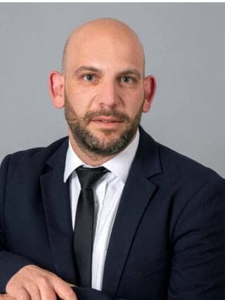 עו״ד ארז בר צבי עו״ד ארז בר צבי