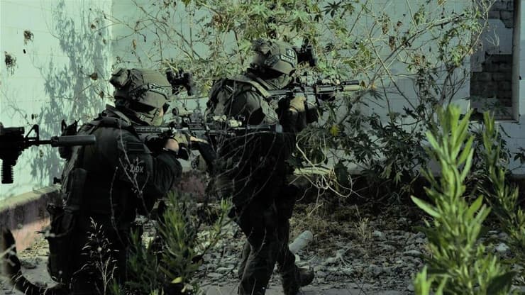 לוחמי ימ"מ עצרו את המחבל בבית לחם (צילום: דוברות המשטרה) לוחמי השב״כ, הימ״מ וצה"ל עצרו בבית לחם את החשוד ברצח שני חיילי צה״ל משנת 2007