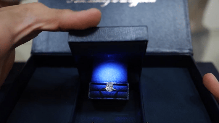 צילום: ירון שרון משלוח מהיר לחנות התכשיטים של רמי גיספן