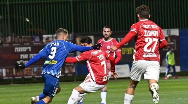 אמיר עגייב מול אנטוניו ספר