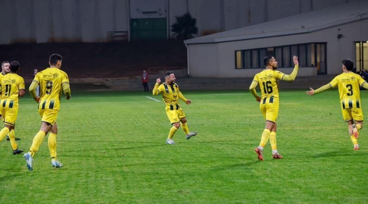 שחקני בית"ר נורדיה ירושלים חוגגים