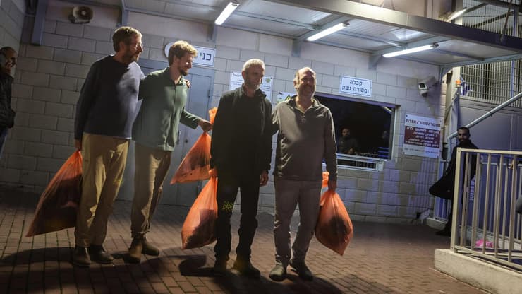 שחרור למעצר בית של ארבעת החשודים בירי נורים לביתו של ראש הממשלה בכלא קישון