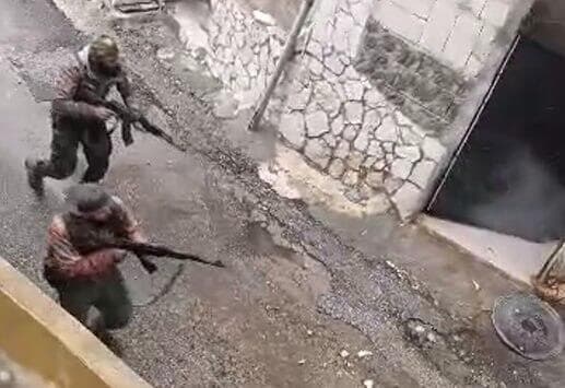 סוריה טרטוס תיעוד עימותים בין נאמני אסד ל כוחות המשטר החדש