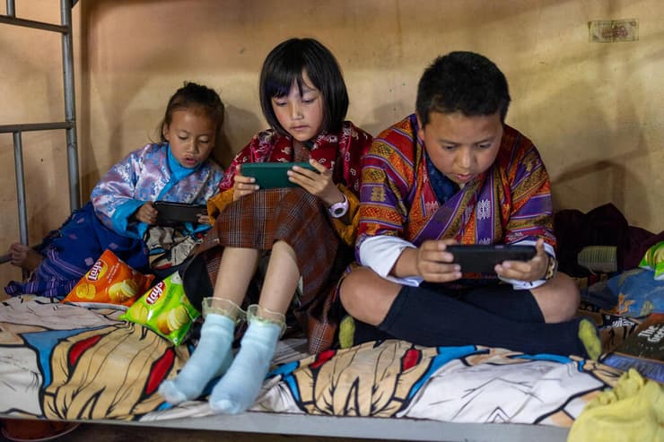 ילדים בהוטנים באתנחתא דיגיטלית (צילום: טל שחר) ילדים בהוטנים באתנחתא דיגיטלית