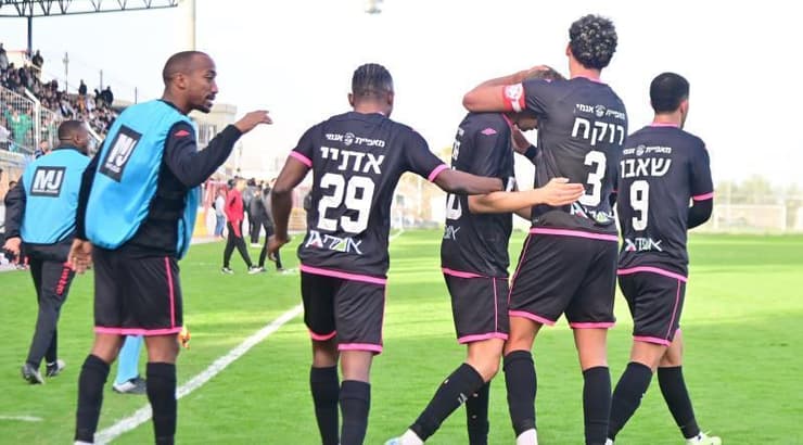 שחקני הפועל חדרה מאושרים (חגי מיכאלי) שחקני הפועל חדרה מאושרים