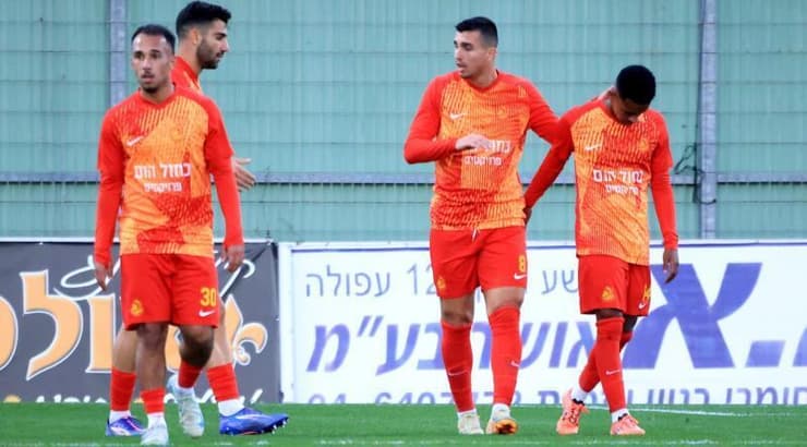 סתיו נחמני מרוצה (חג'אג' רחאל) סתיו נחמני מרוצה