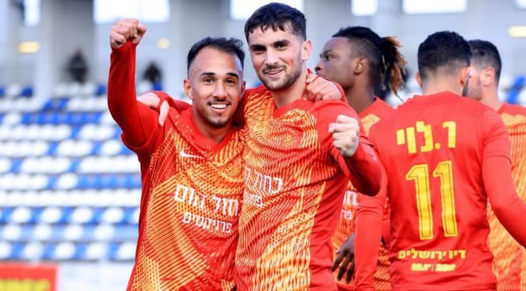 רביד אברג'יל ומוחמד כנעאן חוגגים (חג'אג' רחאל) רביד אברג'יל ומוחמד כנעאן חוגגים