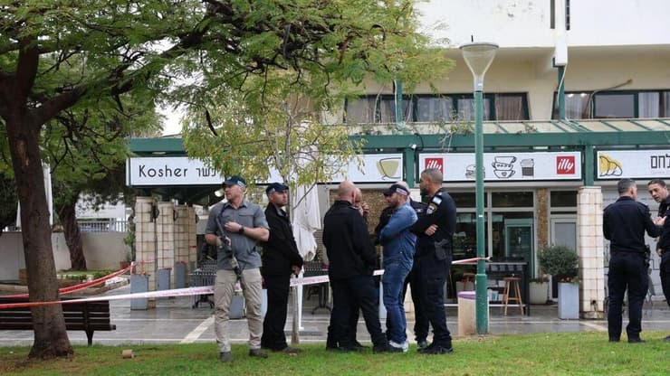 זירת הפיגוע בהרצליה