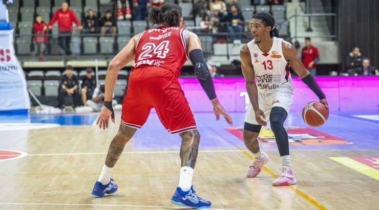 מרקוס קאר מול איש וויינרייט