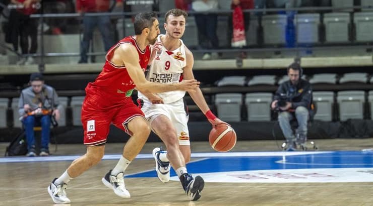 תומר אסייג במאבק עם בר טימור