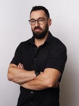ד"ר אוהד סגל, מומחה לכירורגיה אורתופדית ופציעות ספורט