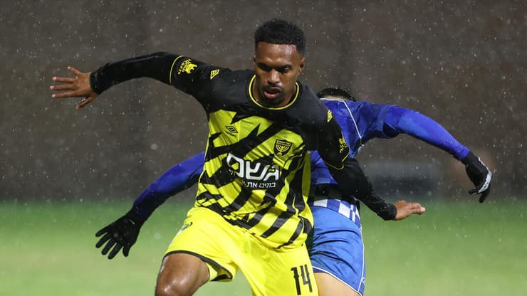 ז'קוב ז'אנו. יגיע למונדיאל? (צילום: עוז מועלם) שחקן בית"ר ירושלים אביעזר ז'נו מול מ.ס קריית ים