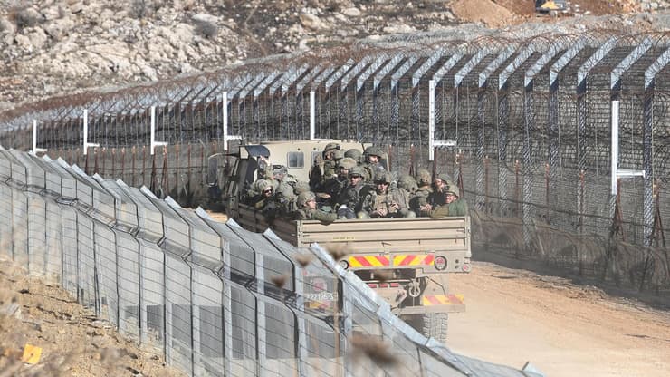 חיילי צה"ל נכנסים לסוריה דרך מעבר הגבול במג'דל שמס