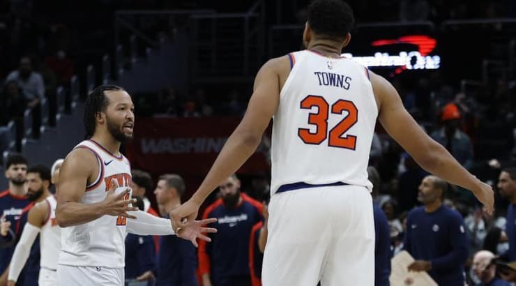 ג'יילן ברונסון וקארל אנתוני טאונס (רויטרס) ג'יילן ברונסון וקארל אנתוני טאונס