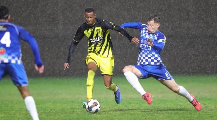 זוהר זסנו מול ארתור אלייניקוב (עמרי שטיין) זוהר זסנו מול ארתור אלייניקוב