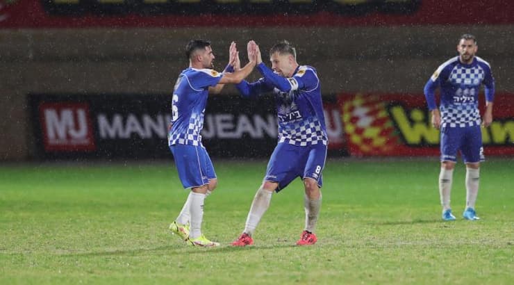 ארתור אלייניקוב ומשה גולן חוגגים (עמרי שטיין) ארתור אלייניקוב ומשה גולן חוגגים