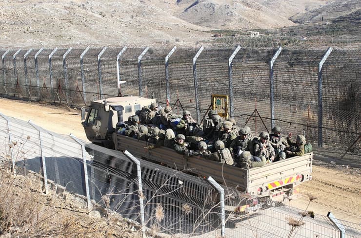 חיילי צה"ל נכנסים לסוריה דרך מעבר הגבול במג'דל שמס