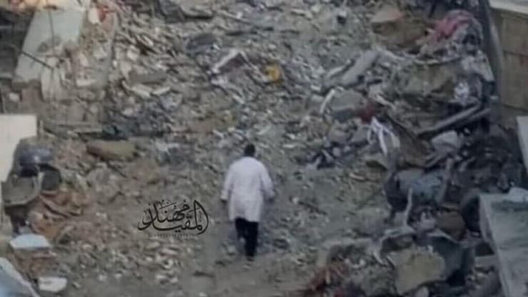 תיעוד של מנהל בית חולים כמאל עדואן חוסאם אבו ספייה מול נגמ"ש צה"לי