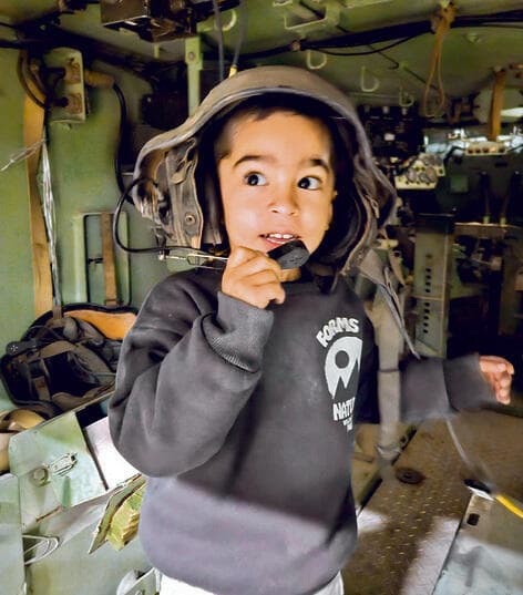 הבן, גפן שרהבני. "דרש הסברים - לאן אני נעלמת ולכמה זמן" yk14204802