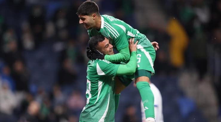 איאד חלאילי ודהן בעננים