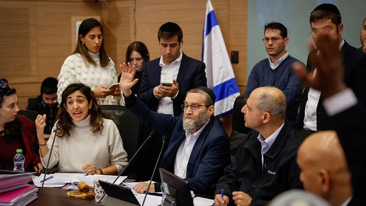 הישיבה הסוערת בוועדת הכספים ב-31 בדצמבר (צילום: נועם מושקוביץ, דוברות הכנסת) הישיבה הסוערת בוועדת הכספים ב-31 בדצמבר