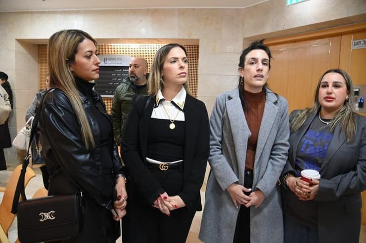 האימהות של הפעוטות שנפגעו בגן "לוליקט" בקריית מלאכי ותובעות את הגננת