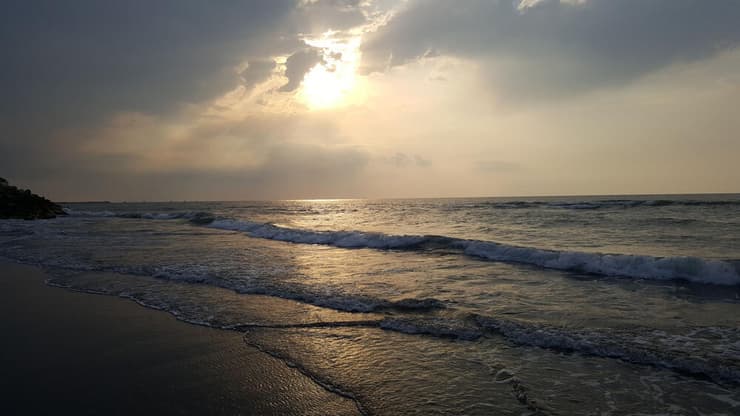 החוף הדרומי של הים הכספי, בשטחה של פרובינציית מזנדראן שבאיראן