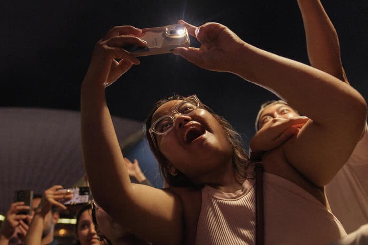 מופע זיקוקים בית האופרה סידני אוסטרליה חגיגות שנה חדשה 2025