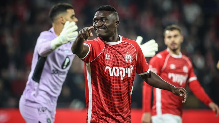 שוב הצטיין נגד יריבה מהצמרת. קינגס קאנגווה (צילום: עוז מועלם) קינגס קאנגווה