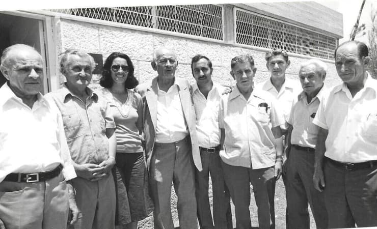 חלק מהמייסדים ונציגי העירייה