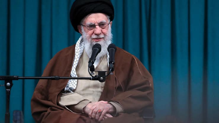 עלי ח'אמנאי בנאום בטהרן