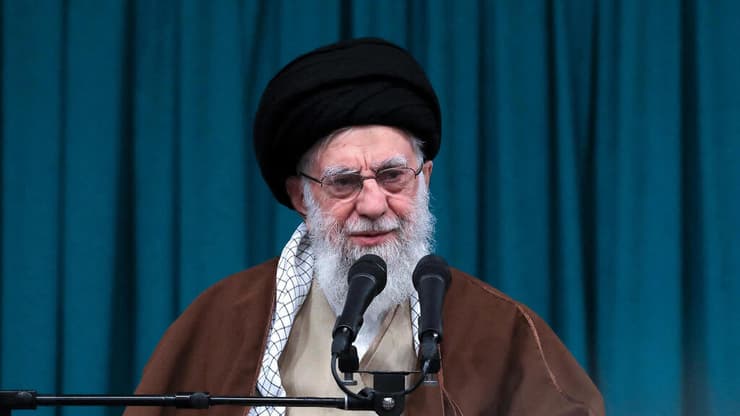 עלי ח'אמנאי בנאום בטהרן