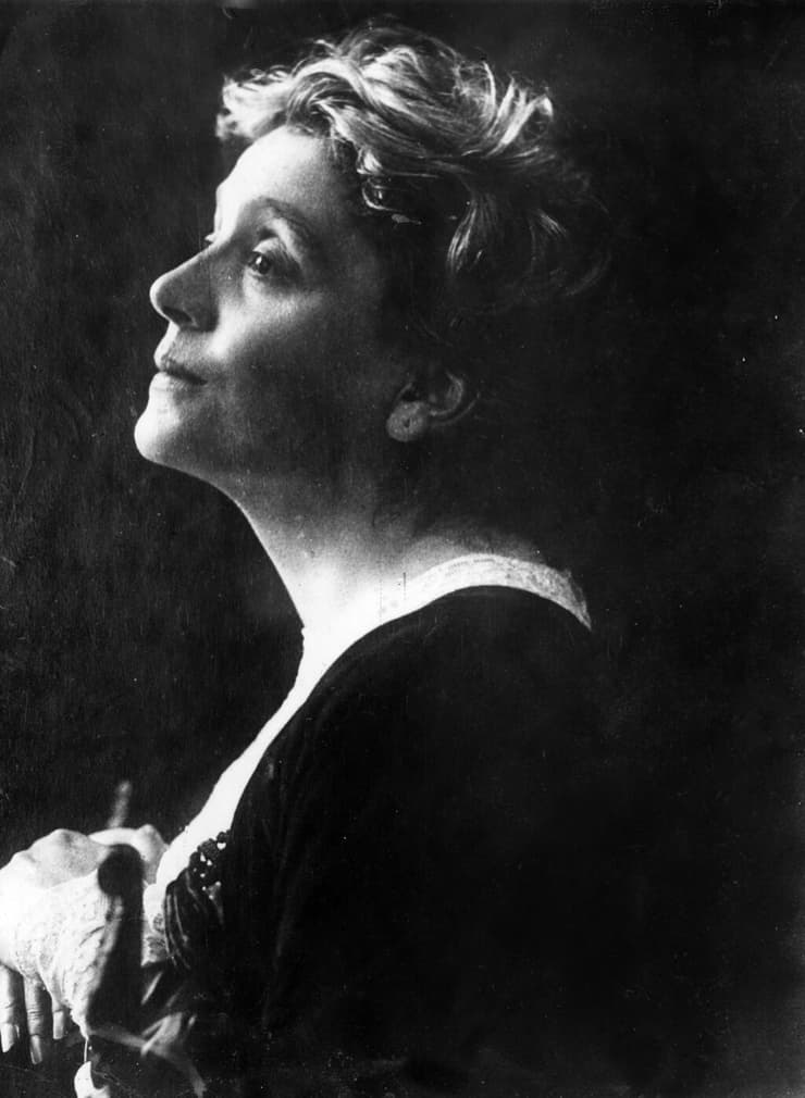 אליאונורה דוזה