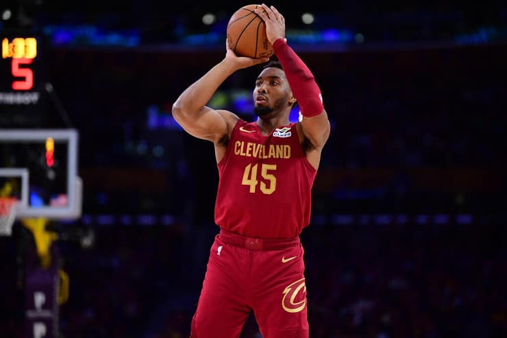 השוואות לגדולים ביותר. דונובן מיצ'ל (Gary A. Vasquez/Reuters) שחקן קליבלנד קאבלירס דונובן מיצ'ל