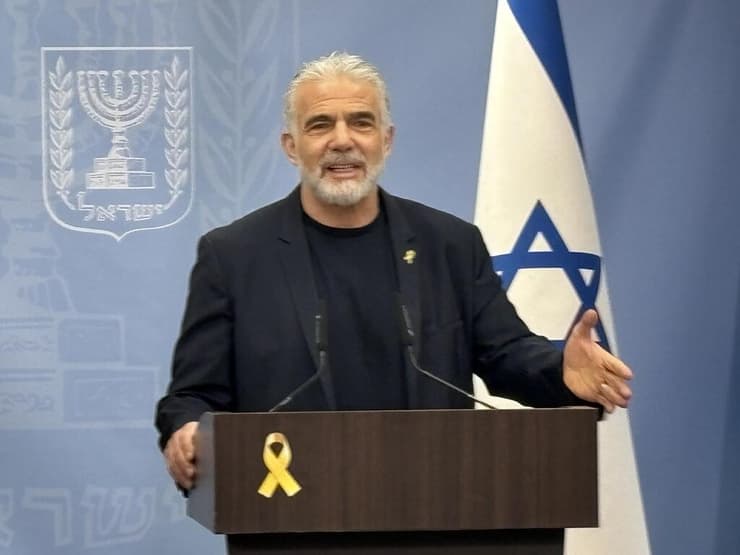 יאיר לפיד בהצהרה בישיבת הסיעה של יש עתיד