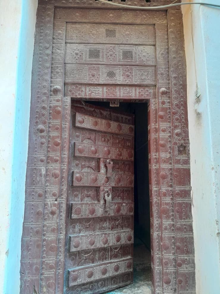 דלת עתיקה דלת עתיקה