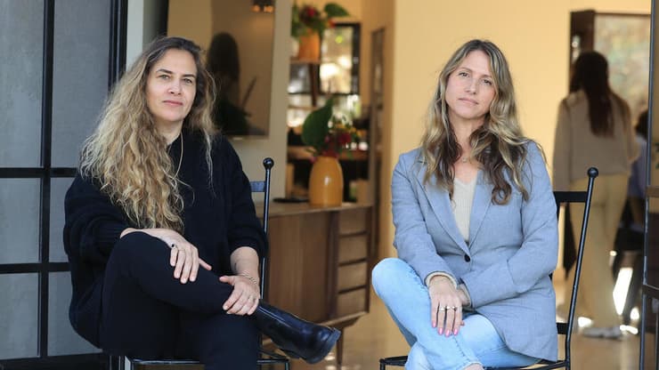 מובילות הפרויקט אורית שפירו (מימין) ומיכל כנפו