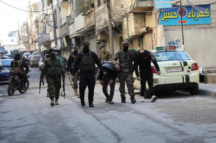 המשטר החדש ב סוריה מבצע צבאי בעיר חומס (צילום: REUTERS/Khalil Ashawi) המשטר החדש ב סוריה מבצע צבאי בעיר חומס