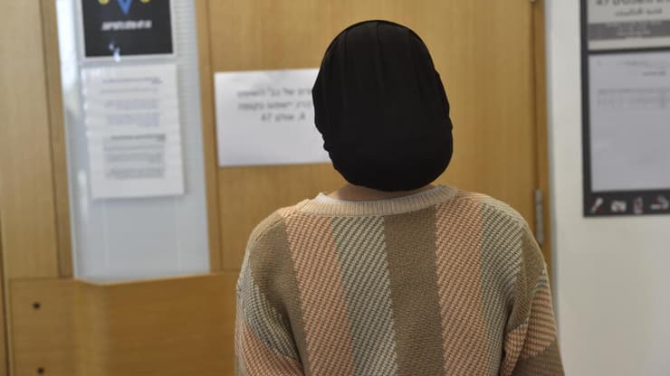 הארכת מעצר לגננות החשודות בהתעללות בחדרה 