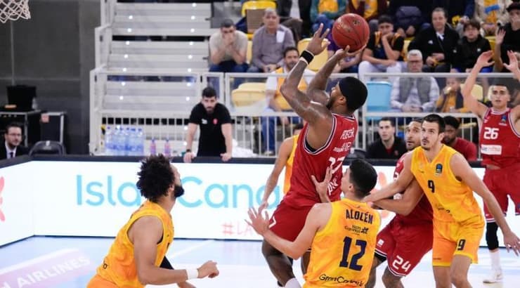 מרקוס פוסטר עולה לסל (אחר) מרקוס פוסטר עולה לסל