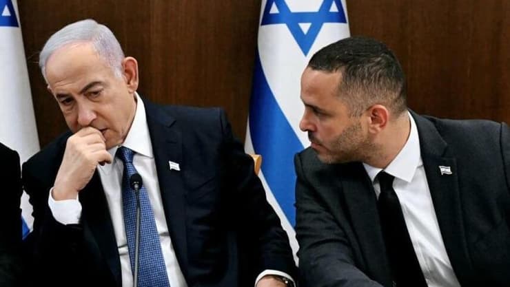 כחלון לצד נתניהו. "נוהג לפרסם תמונות שמשדרות קרבה, המסר עבר היטב" (צילום: חיים צח, לע"מ) עו"ד רואי כחלון, בנימין נתניהו, יריב לוין