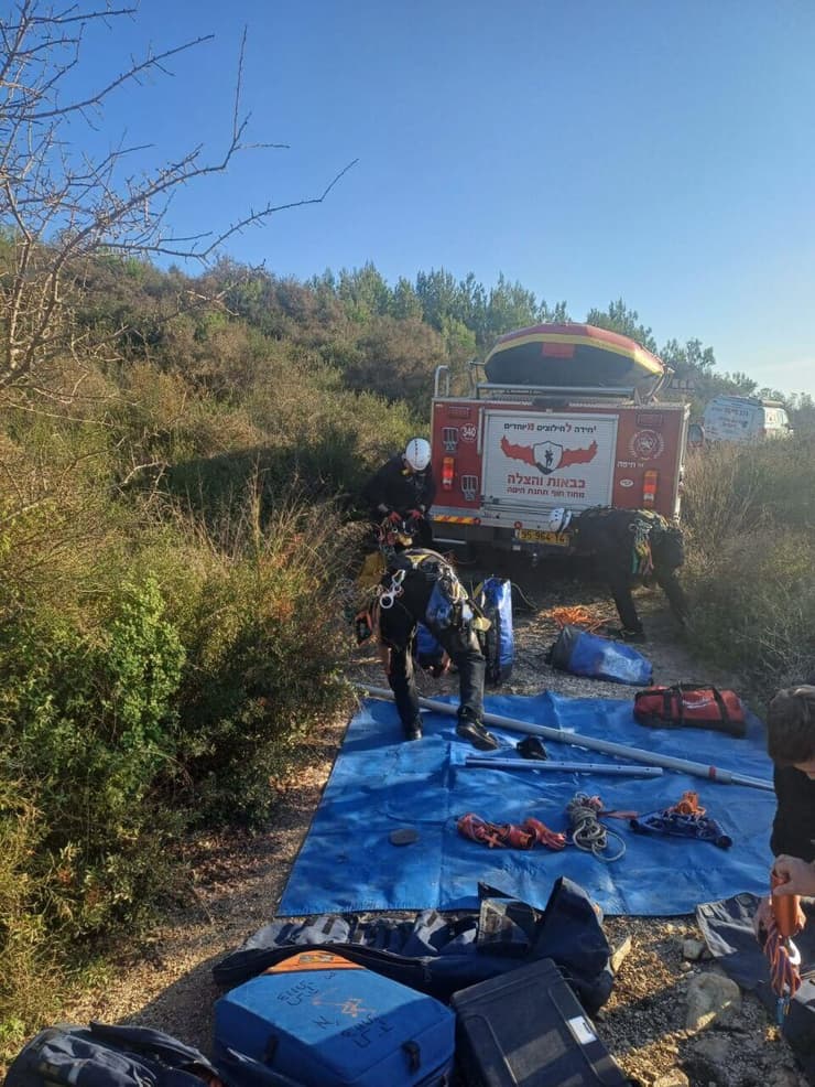 חילוץ אדם שנפל לבור בעומק 15 מטרים בפארק הכרמל