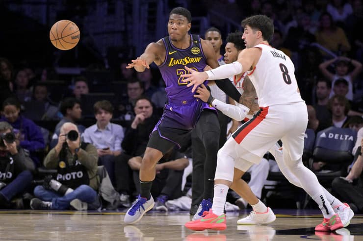 אבדיה צופה בהאצימורה (צילום: Jayne Kamin-Oncea-Imagn Images) אבדיה צופה בהאצימורה