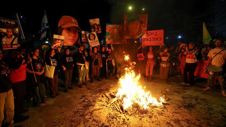 צילום: REUTERS/Kai Pfaffenbach הפגנה בתל אביב